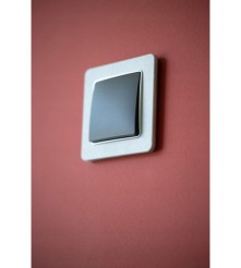Sedna Design Gniazdko podwójne białe z uziemieniem